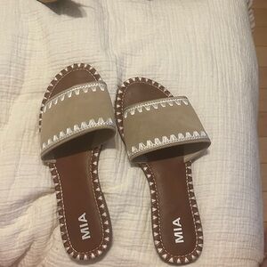 MIA Women's Brown and Cream Embroidered Sandals